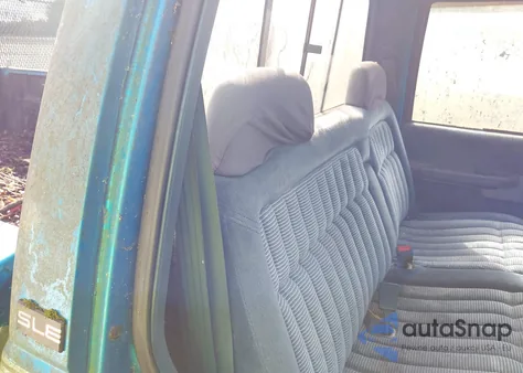 1992 GMC Sierra C2500 из США, поврежденный, VIN 1GTFC24K0NE534960